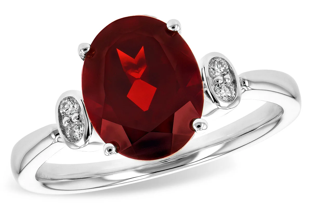 Garnet Ring in white gold