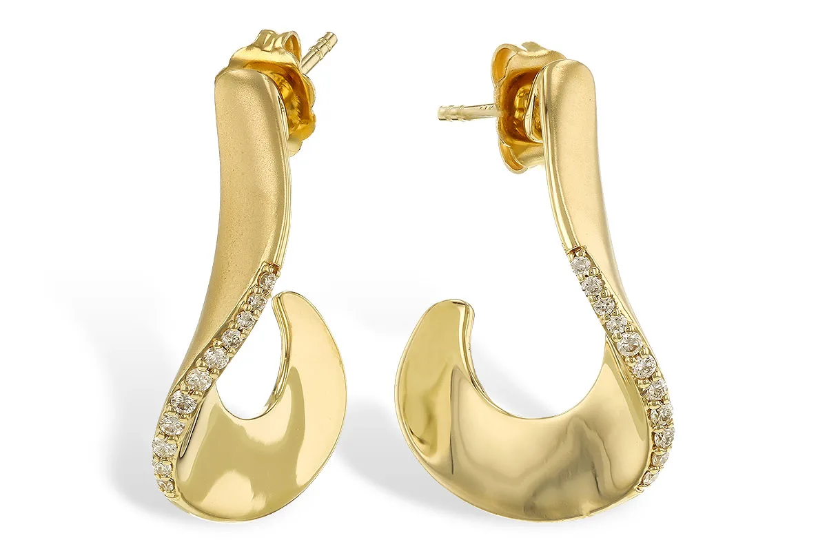 Diamond Earrings in yellow gold