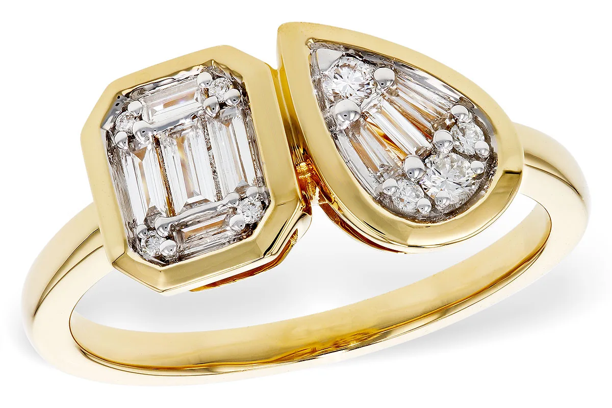 Diamond & Baguette Diamond Ring in yellow gold