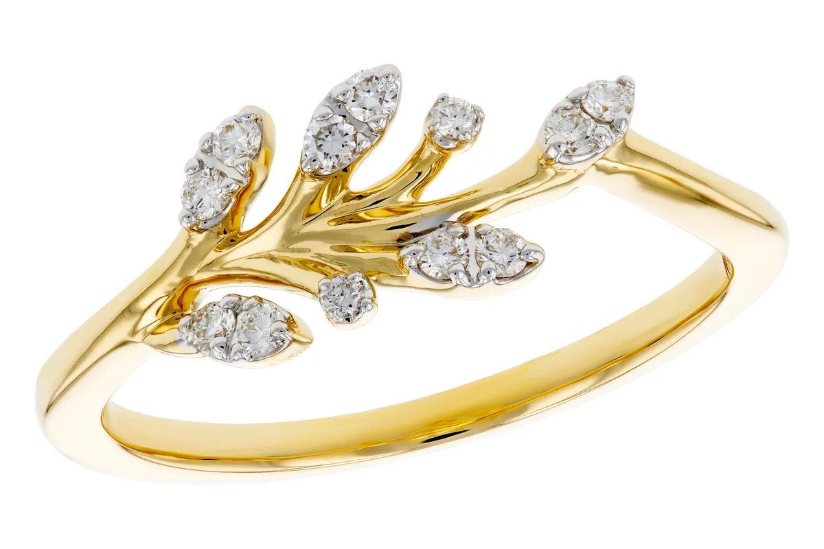 Diamond Ring in yellow gold