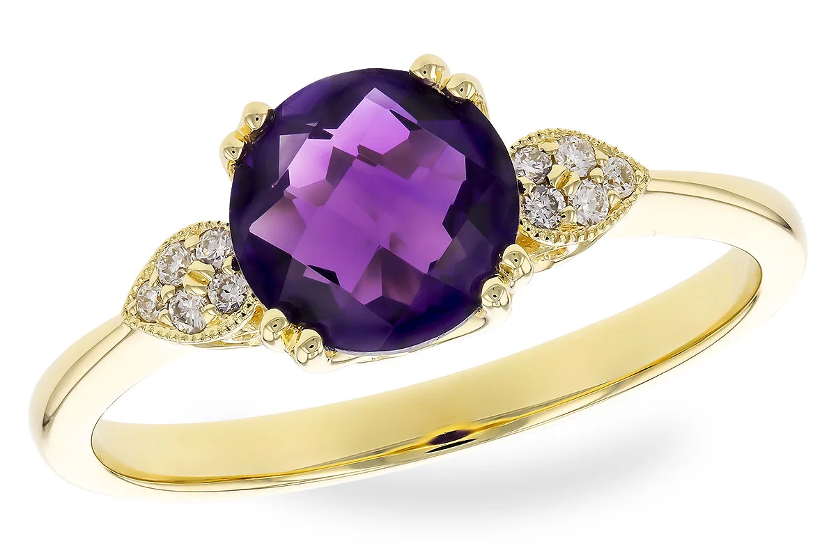 Amethyst Ring in yellow gold