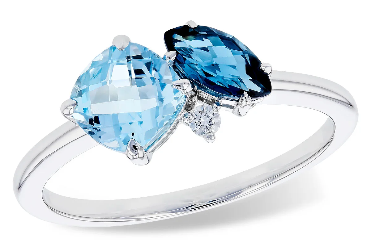 Blue Topaz Ring in white gold