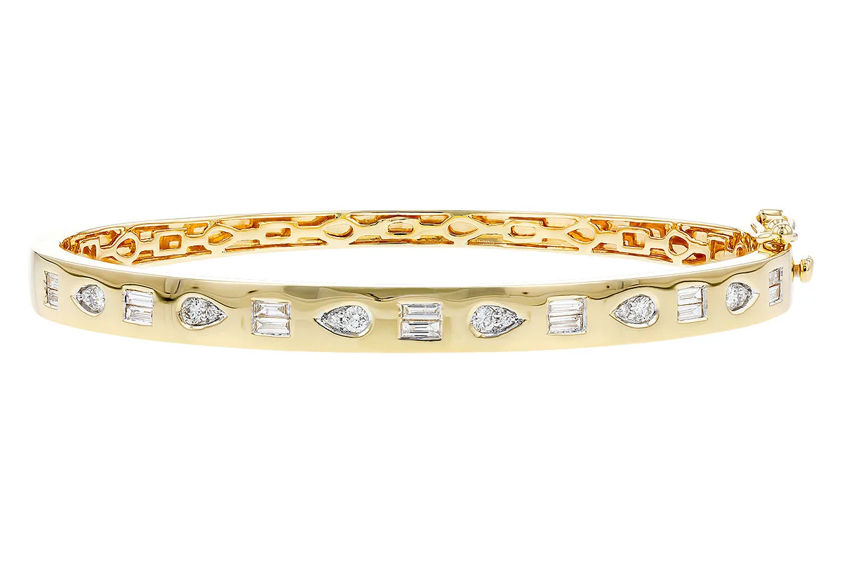 Diamond Bangle in yellow gold