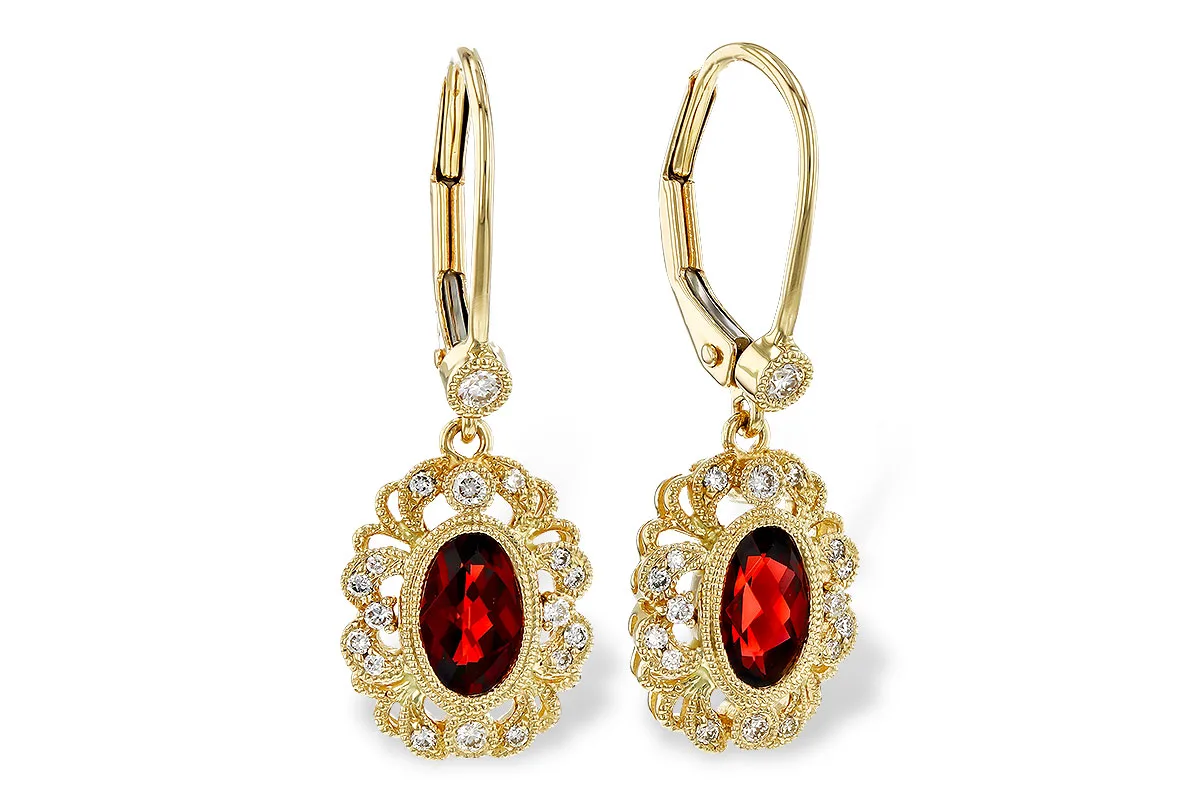 Garnet Earrings in yellow gold