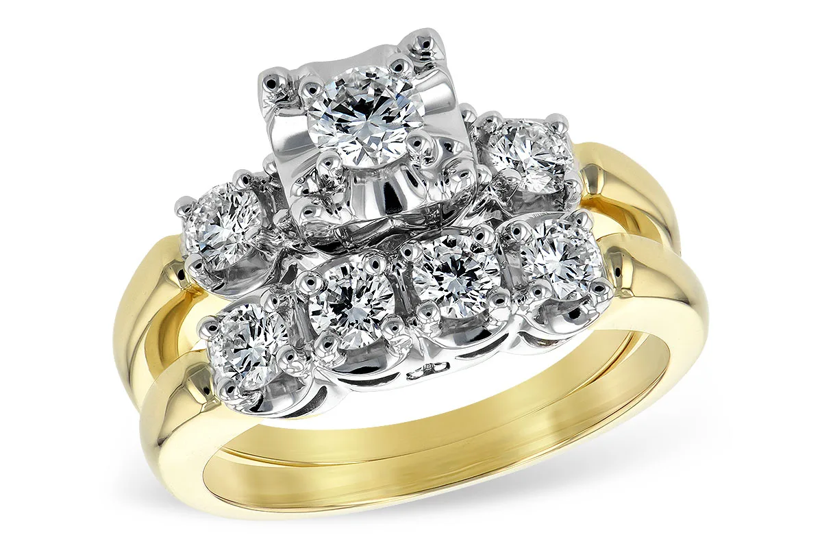 Diamond Wedding Set in yellow gold