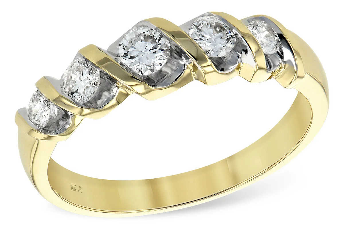 Diamond Wedding Band in yellow gold