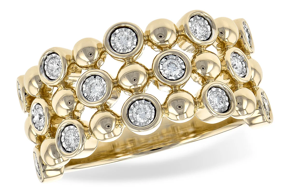 Diamond Wedding Band in yellow gold