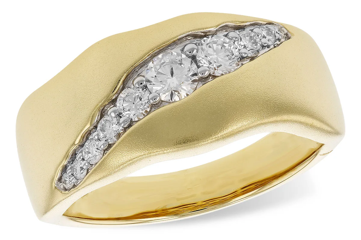Diamond Wedding Band in yellow gold