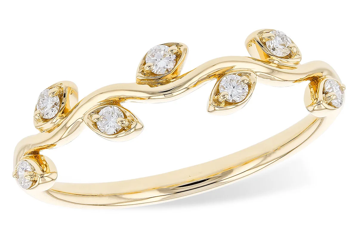 Diamond Wedding Band in yellow gold