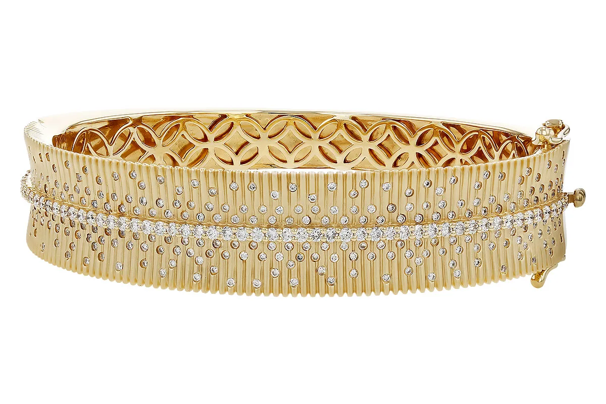 Diamond Bangle in yellow gold