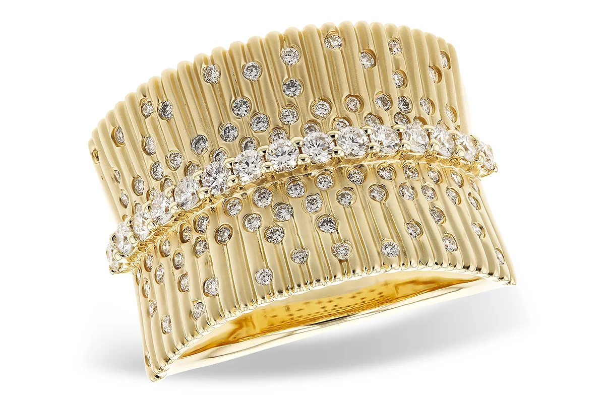 Diamond Wedding Band in yellow gold