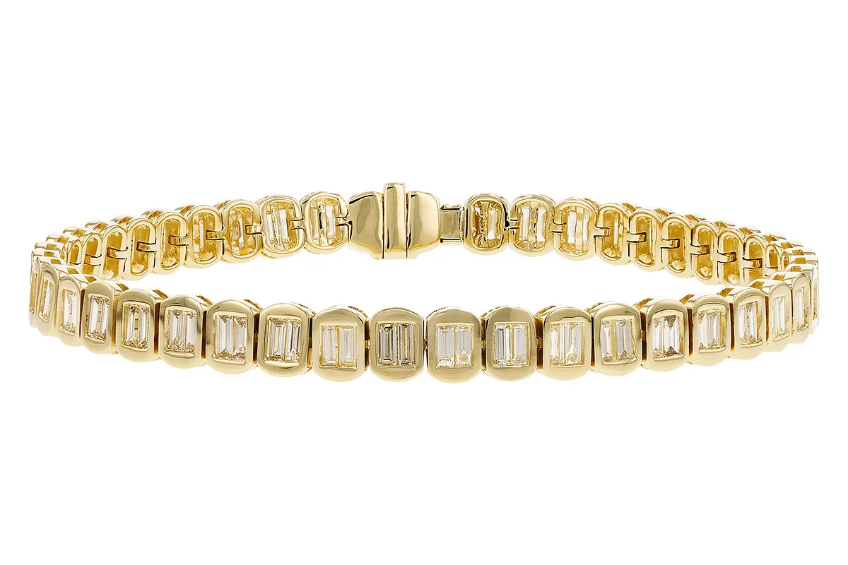 Baguette Diamond Bracelet in yellow gold