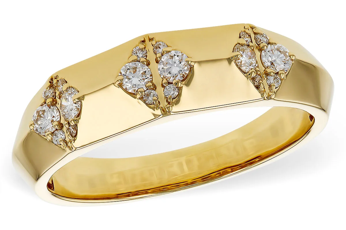 Diamond Wedding Band in yellow gold