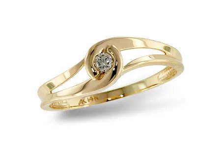 Diamond Ring in yellow gold