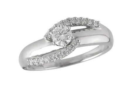 Diamond Engagement Ring in white gold