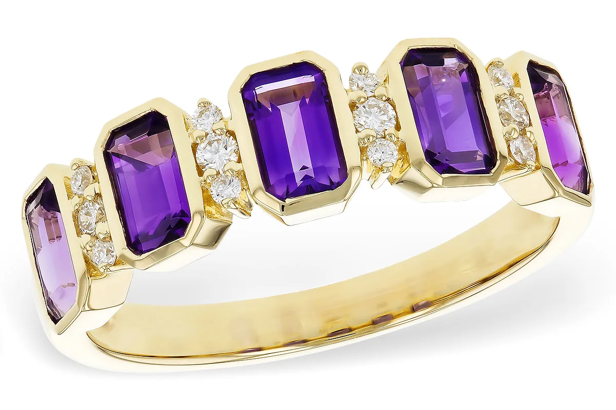 Amethyst Ring in yellow gold